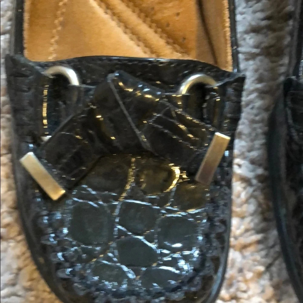 Naturalized Clogs - Picture 3 of 6